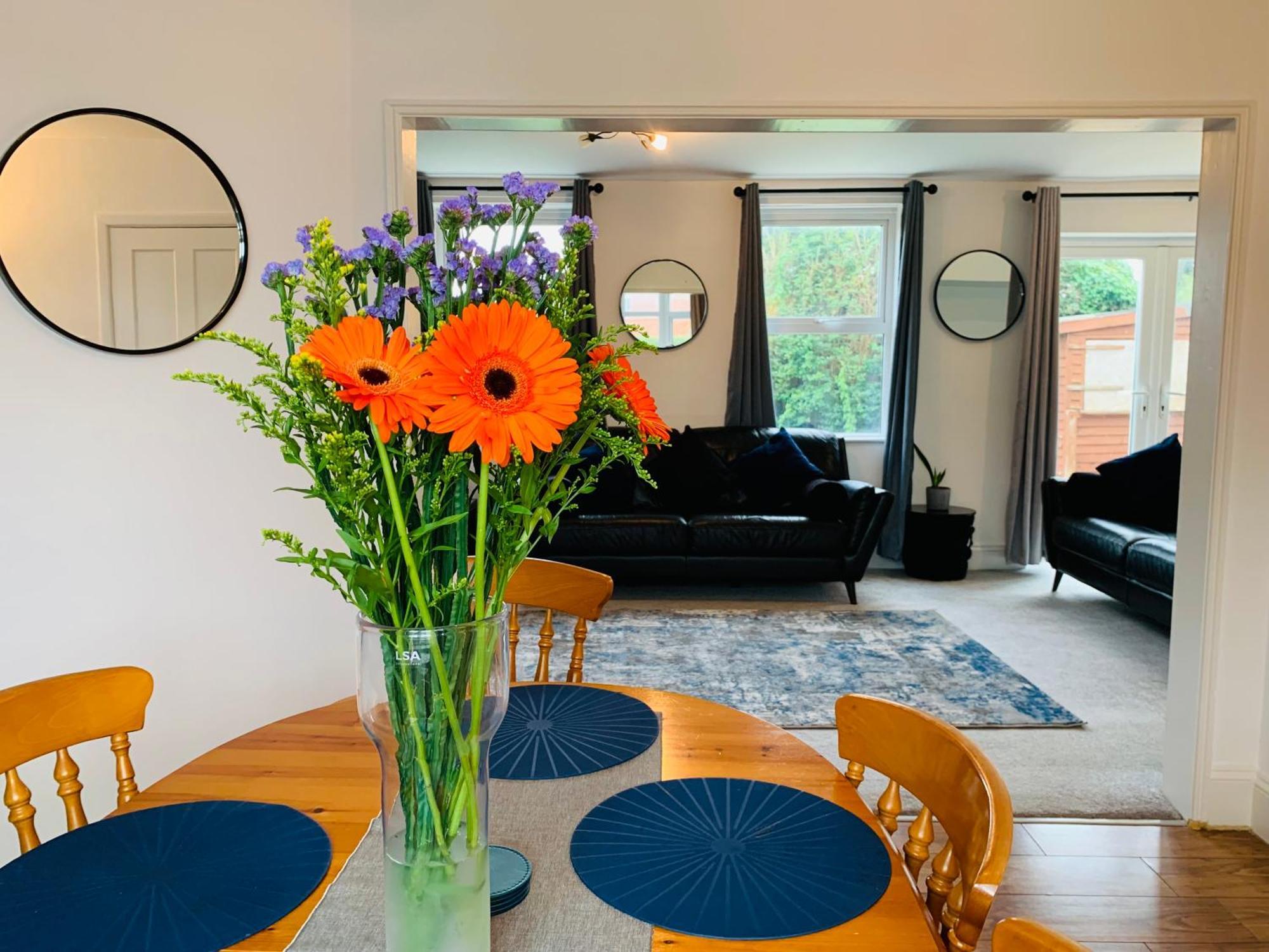 Chic 5 Bedroom House With Private Parking & Garden Bristol Exterior foto