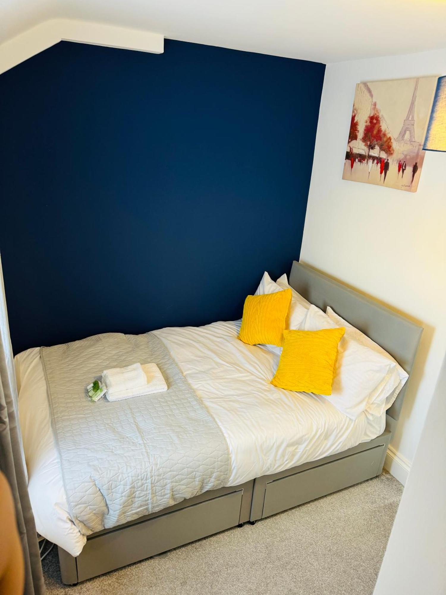Chic 5 Bedroom House With Private Parking & Garden Bristol Exterior foto